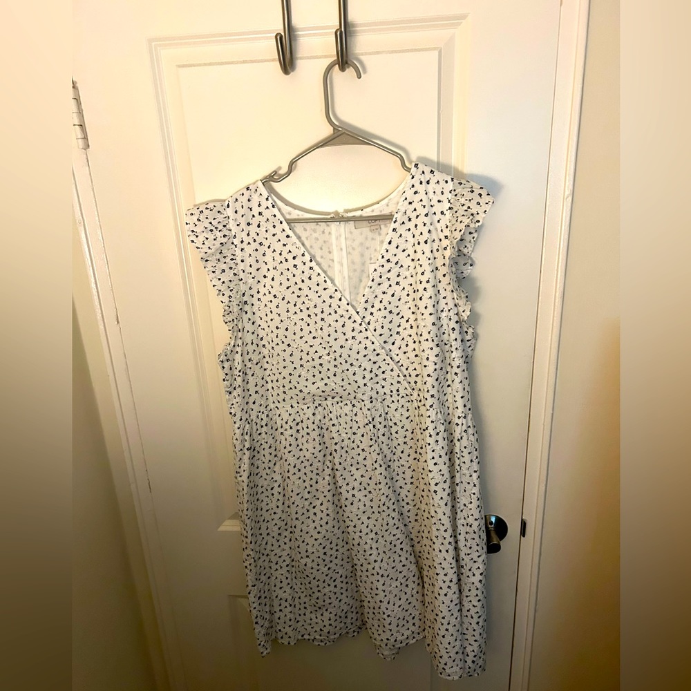 Loft White and Black floral Print dress, never worn